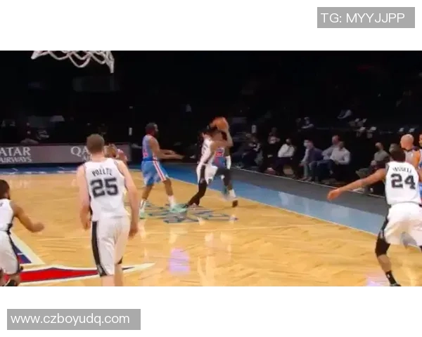 镜头捕捉:塔图姆赛场小动作引发热议 镜头捕捉:塔图姆赛场小动作引发热议